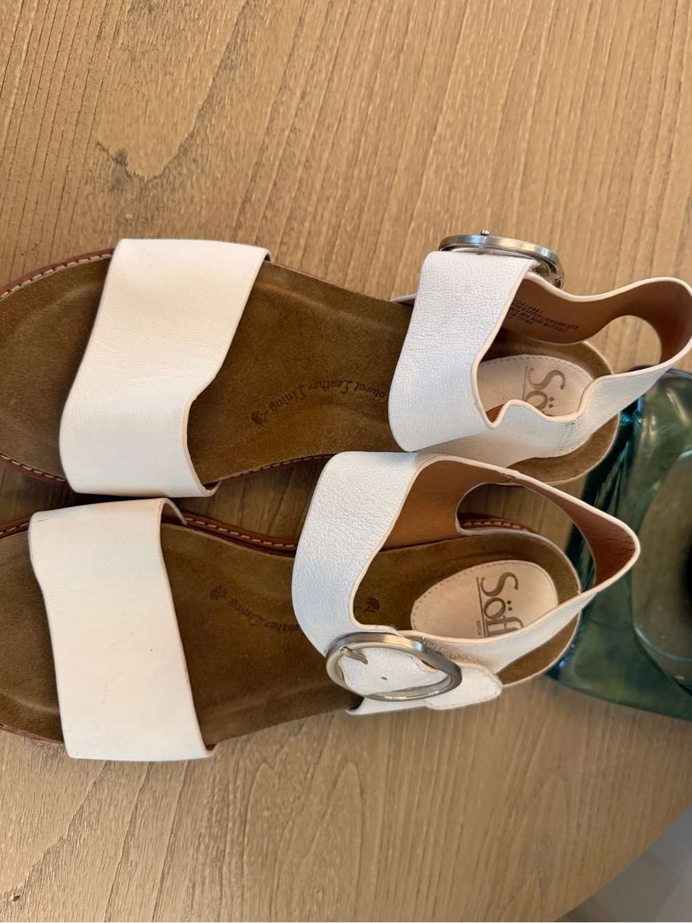 Sofft White Leather comfort ankle  Buckle Sandals 8.5